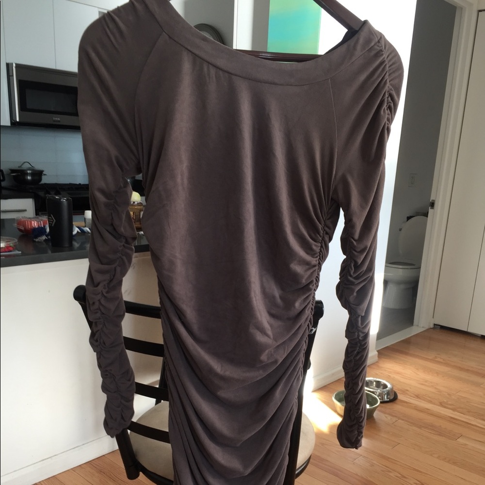 Ruched taupe fitted midi dress by Bebe